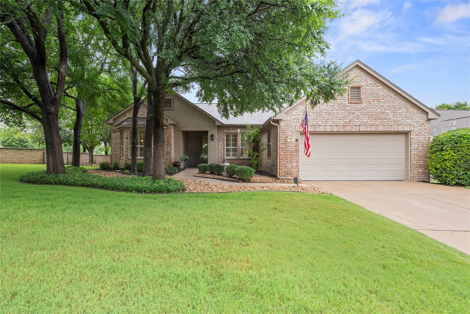 Property Photo: 101 Yaupon Lane TX 78633
