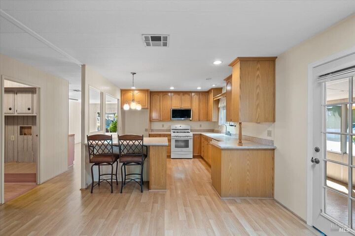 Property Photo:  2412 Foothill Blvd Boulevard 171  CA 94515 