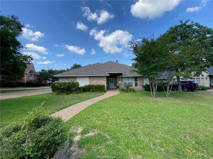 Property Photo:  4903 Bay Oaks Court  TX 77845 