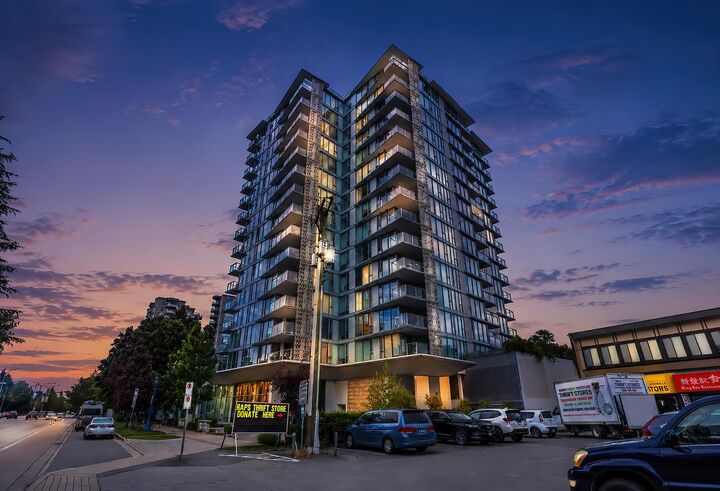 Property Photo: 8288 Granville Avenue 1610 BC V6Y 0H6