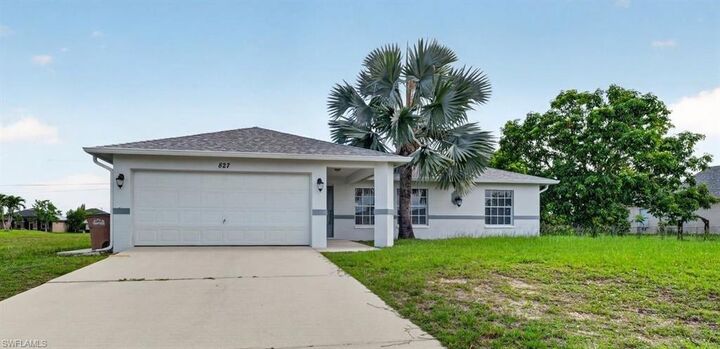 Property Photo:  827 SW 29th Ter  FL 33914 