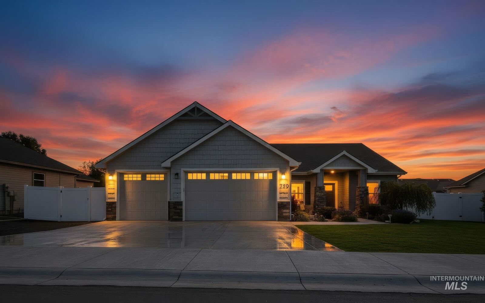 Property Photo:  750 Zinnia St  ID 83619 