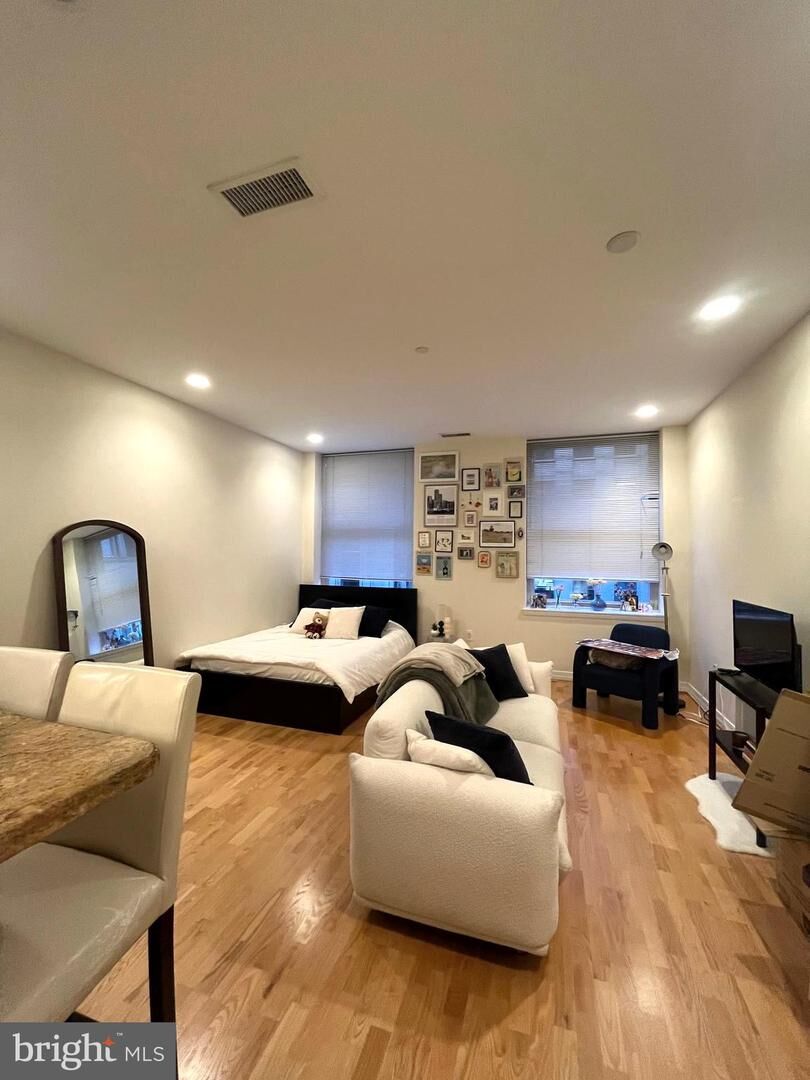 Property Photo:  1600 Arch Street 1510  PA 19103 