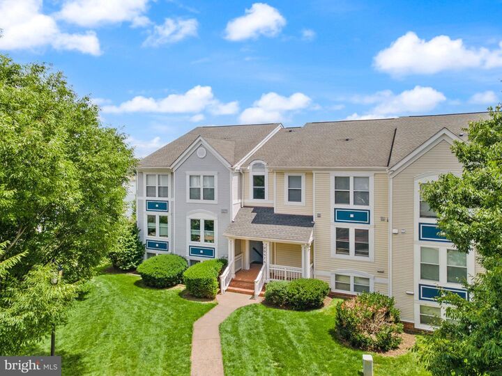 Property Photo:  20576 Snowshoe Square 302  VA 20147 