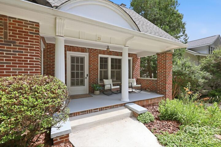 Property Photo:  23 Warwick Place  NC 28804 