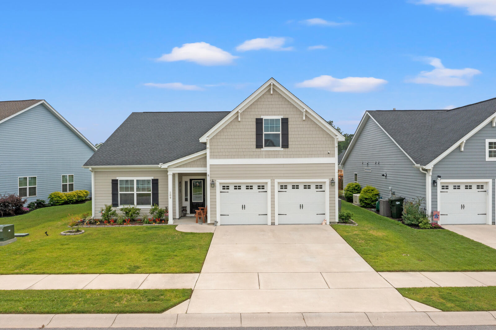 Property Photo: 209 Fiddleback Drive SC 29486