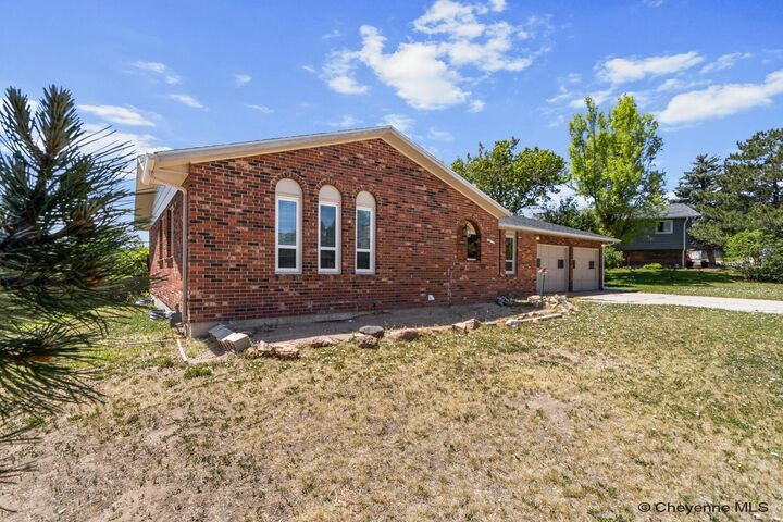 Property Photo: 819 Ranger Dr WY 82009