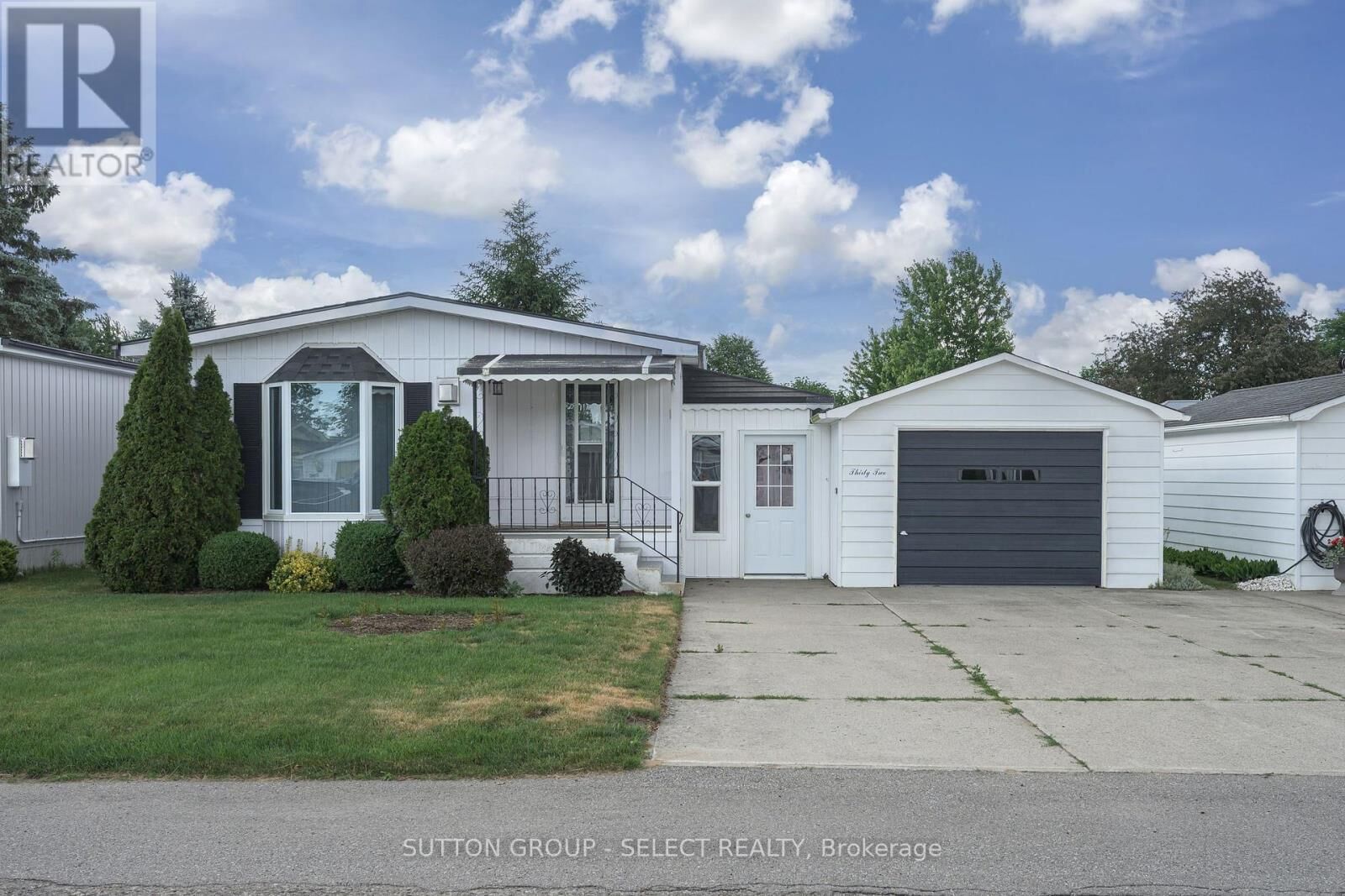 Property Photo: 32 Miller Street ON N7G 3K8