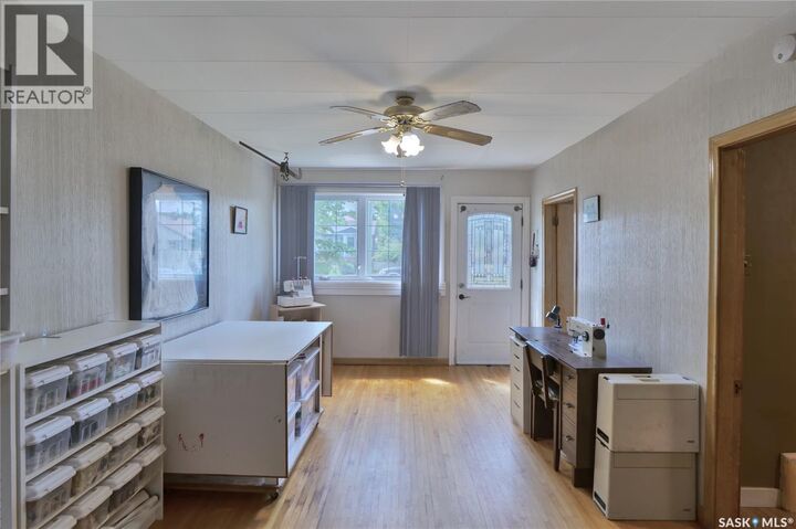 Property Photo:  460 Iroquois Street W  SK S6H 5B3 