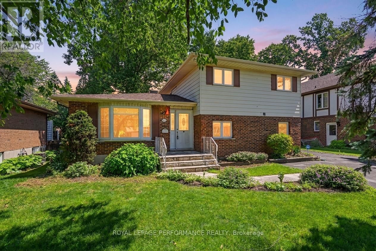 Property Photo:  577 Lynwood Drive  ON K6H 5W7 