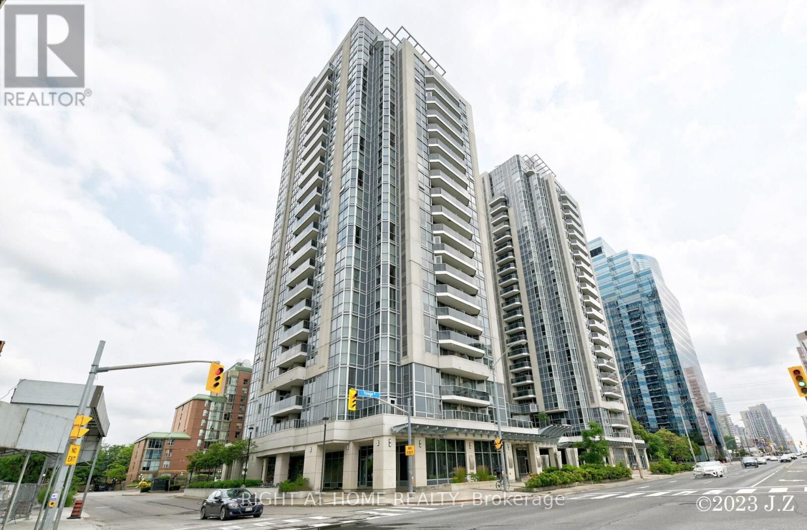 Property Photo: 5793 Yonge Street 1009 ON M2M 0A9