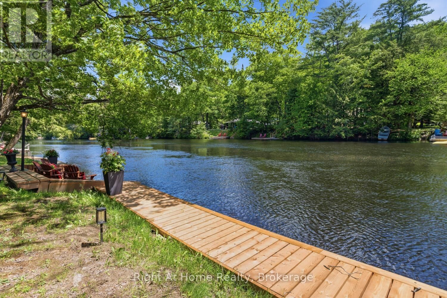 Property Photo:  1074 Holiday Park Drive  ON P1L 1W9 
