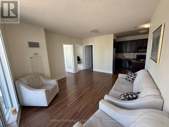 Property Photo:  330 Burnhamthorpe Road West 1704  ON L5B 3Y5 