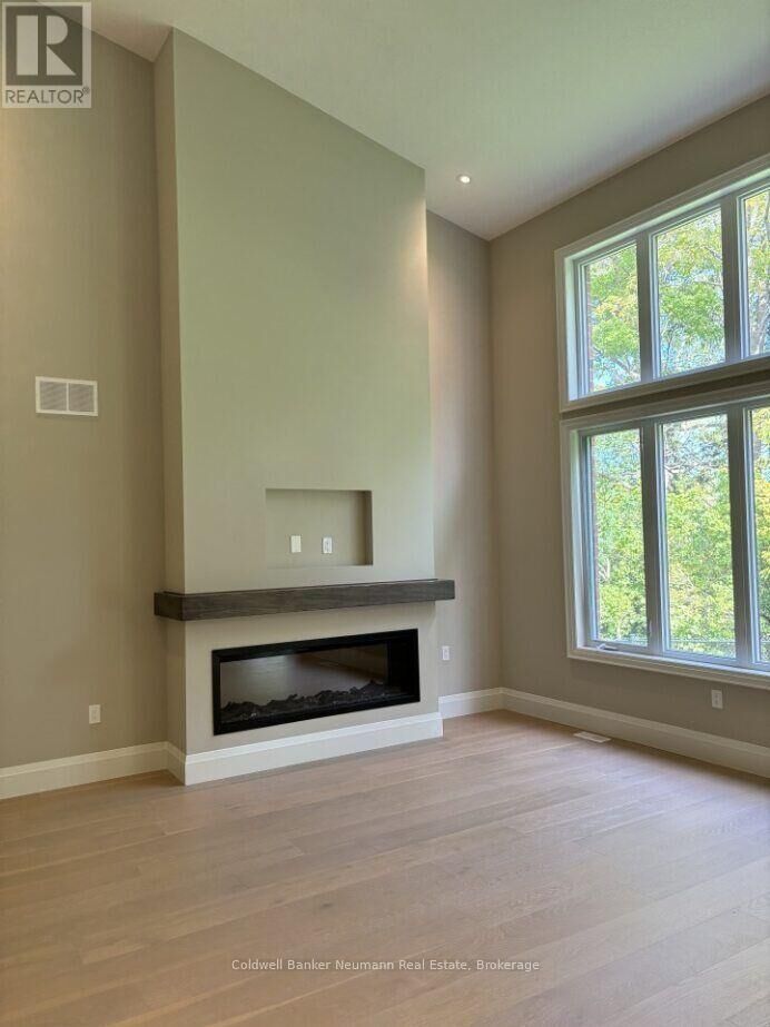 Property Photo:  18 Driscoll Street  ON N0B 1S0 