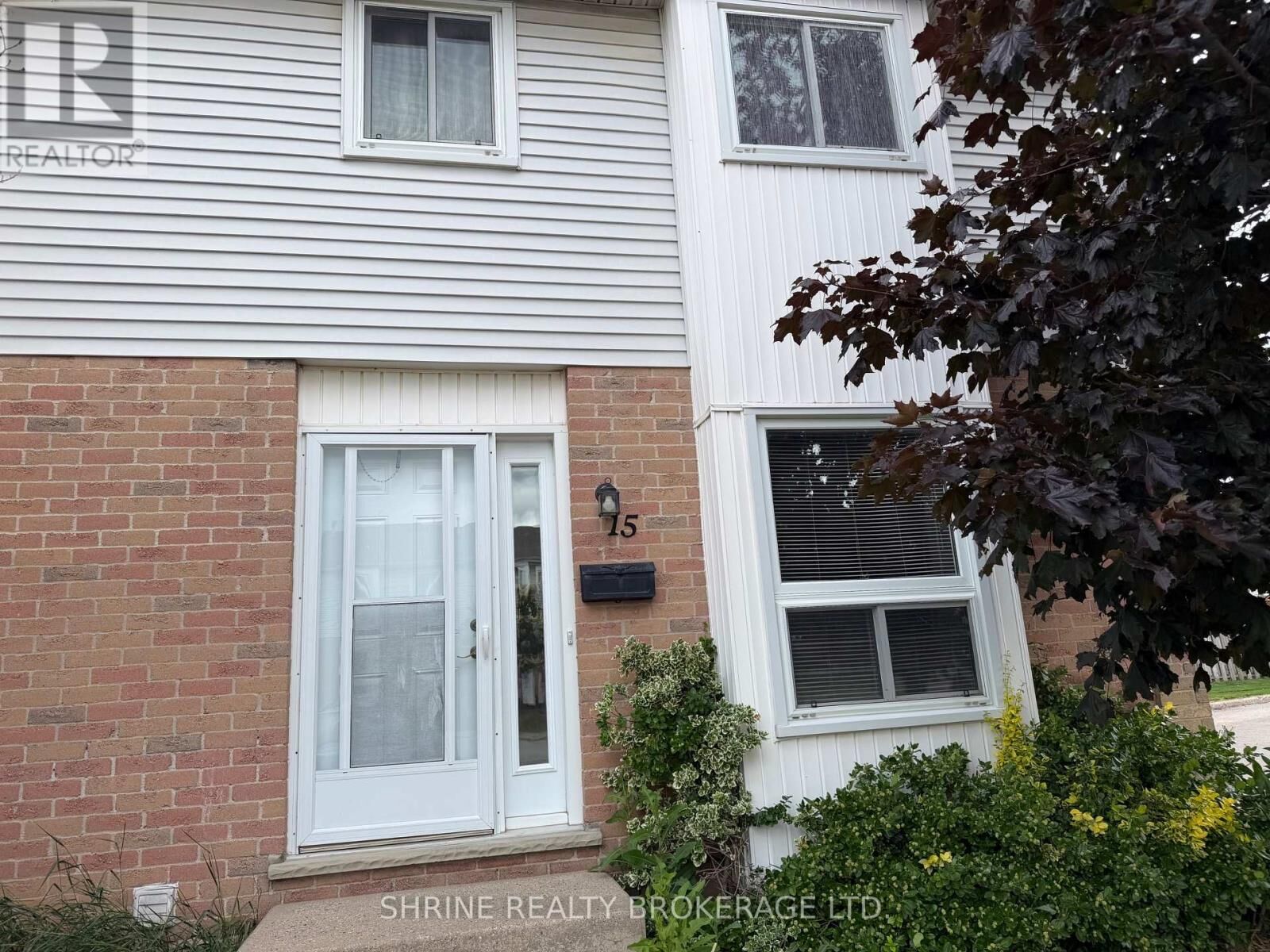 Property Photo:  110 Deveron Crescent 15  ON N5Z 4W7 