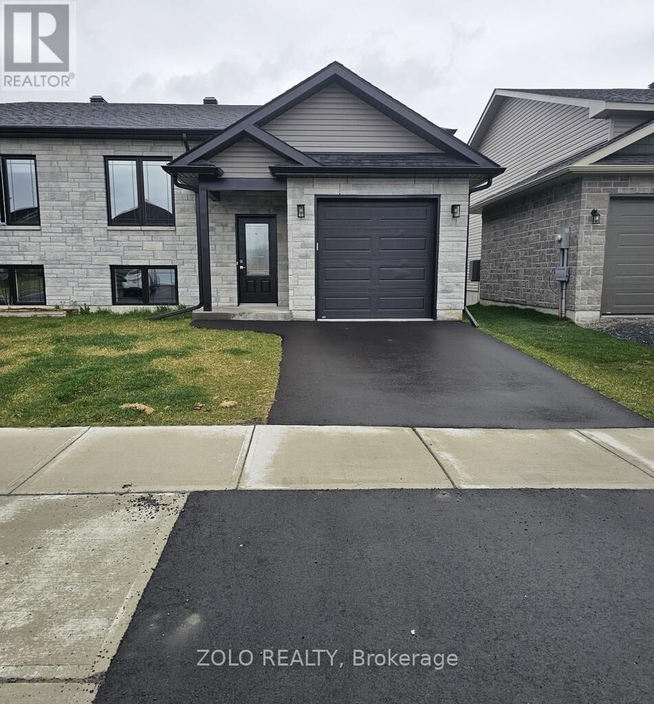 Property Photo:  151 Woodland Drive  ON K6H 0J9 