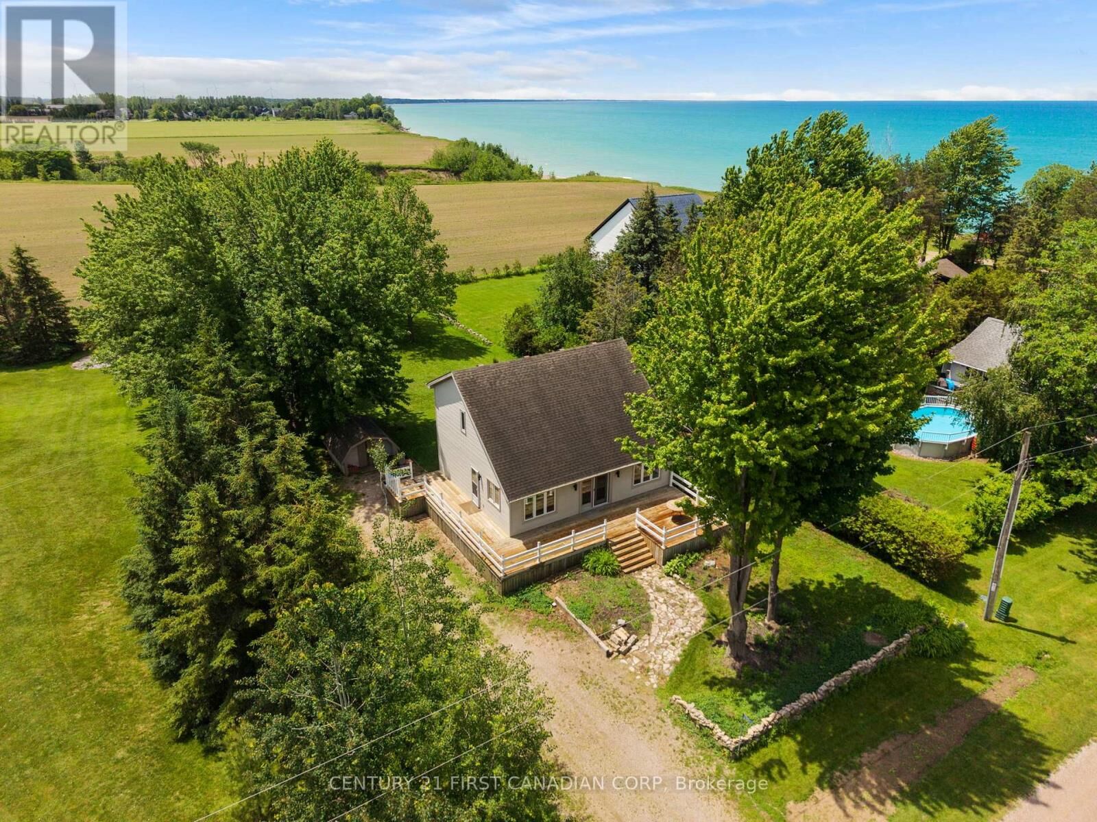 Property Photo:  33943 Sunnyridge Road  ON N0M 1N0 