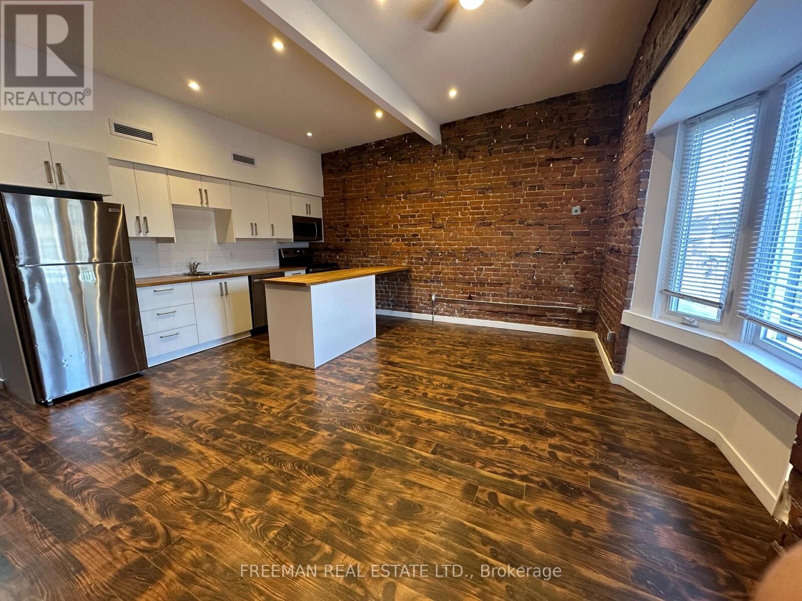 Property Photo: 1190 Weston Road 2 ON M6M 4P4