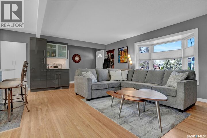 Property Photo: 117 Douglas Avenue E SK S4N 1H2