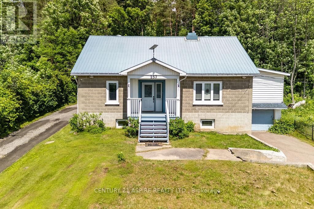 Property Photo:  237 Bonnechere Street West  ON K0J 1T0 
