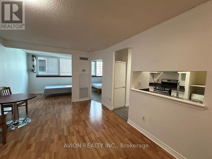 Property Photo:  1055 Bay Street 1214  ON M5S 3A3 