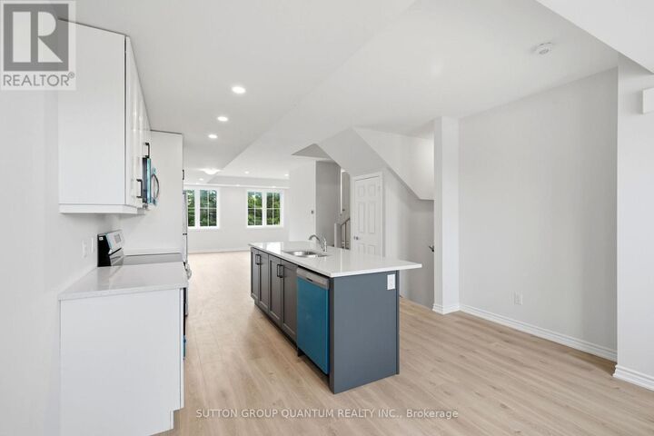 Property Photo:  677 Park Road North 70  ON N3R 0A2 
