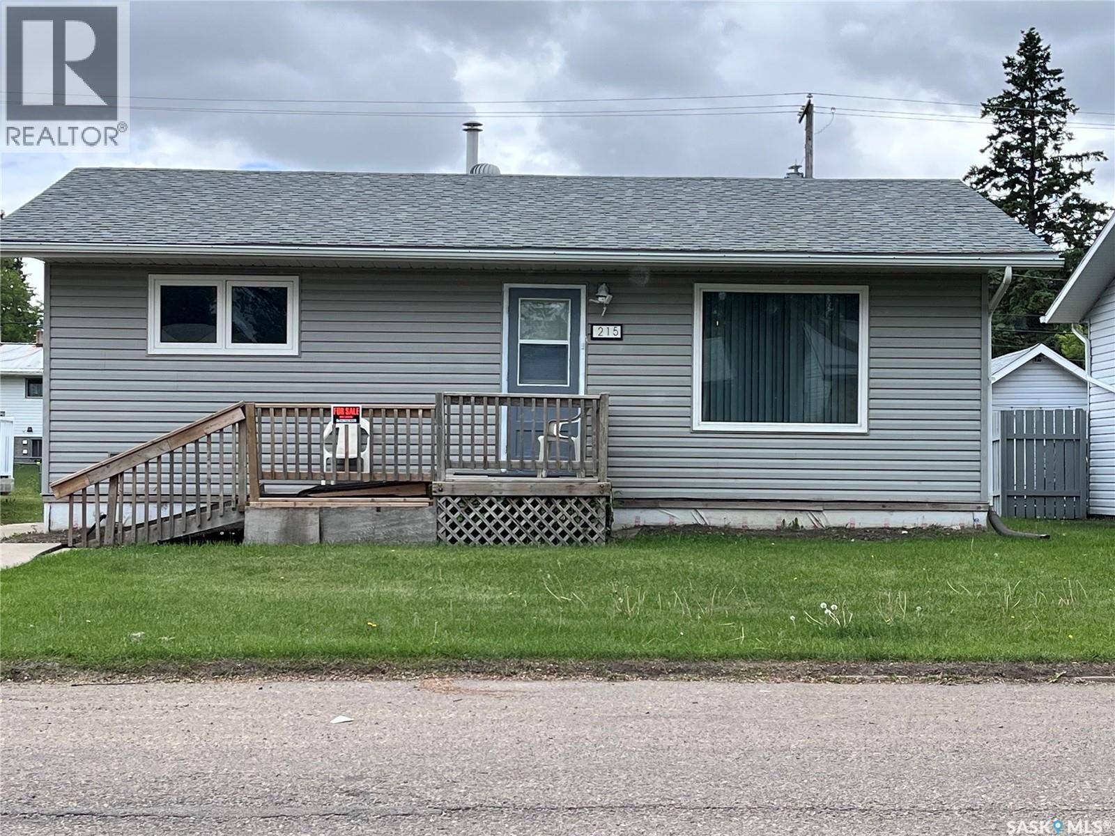 Property Photo: 215 Burns Avenue W SK S0E 1A0