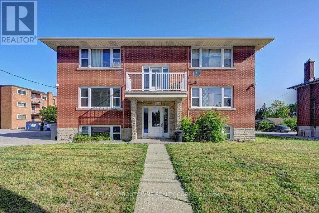 Property Photo:  1230 Queens Boulevard 0  ON N2M 1C3 
