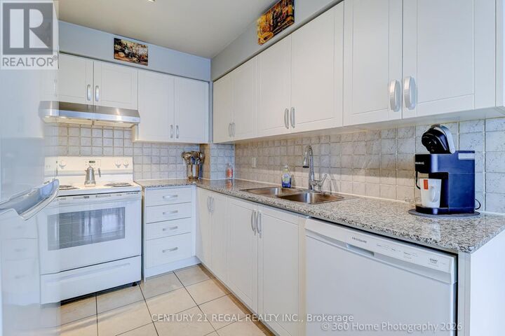 Property Photo:  83 Borough Drive 315  ON M1P 5E4 