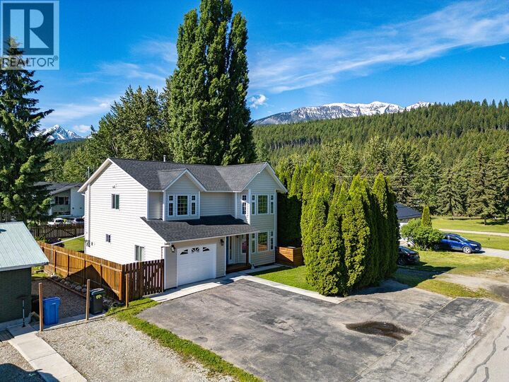 Property Photo:  510 ' 11th Street South  BC V0A 1H0 
