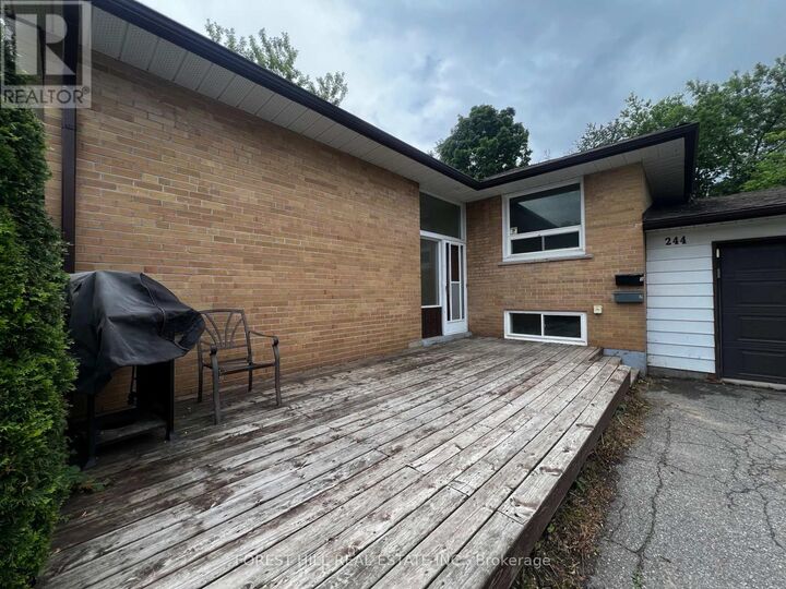 Property Photo:  244 St Vincent Street Upper  ON L4M 3Z8 