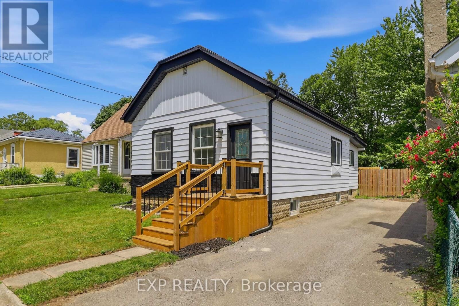 Property Photo:  134 Sterling Street  ON N5Y 1Y8 