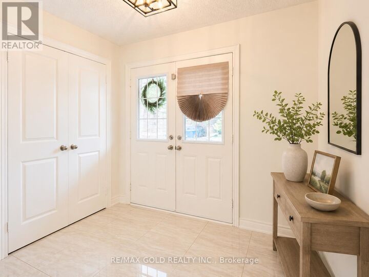 Property Photo:  5 Lowes Hill Circle  ON L7C 4H4 