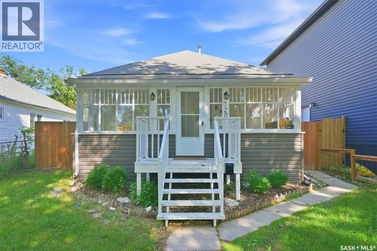 Property Photo: 720 Walmer Road SK S7L 0E4