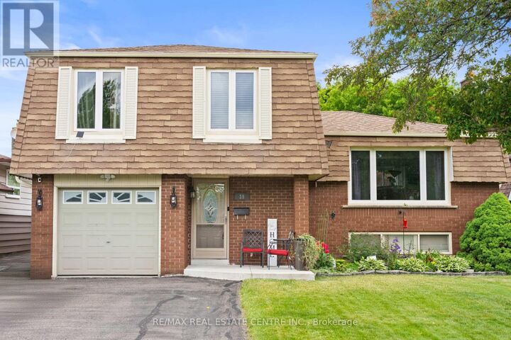 Property Photo:  39 Grassmere Crescent  ON L6S 1C9 