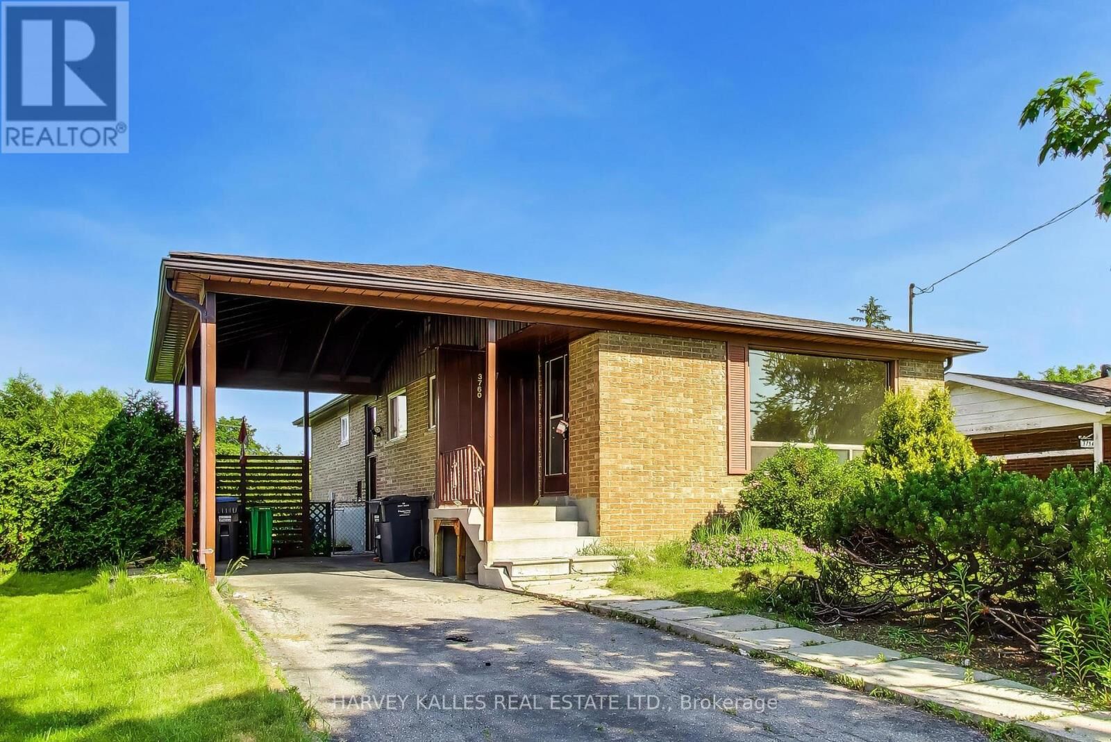 Property Photo: 3760 Woodruff Crescent ON L4T 1T9