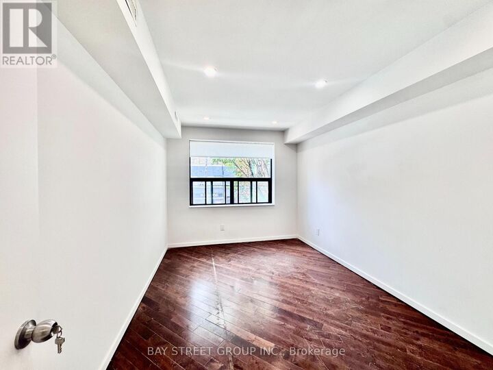 Property Photo:  373 Eglinton Avenue West 2nd  ON M5N 1A3 