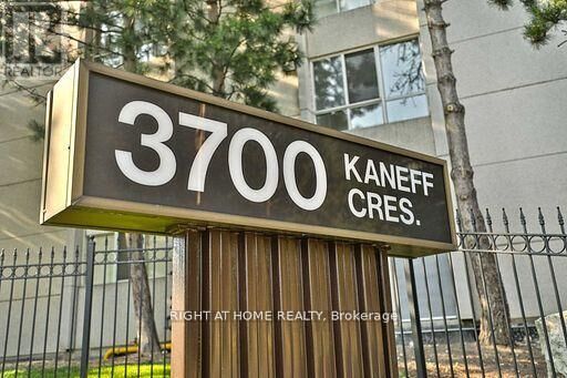 Property Photo: 3700 Kaneff Crescent Sph8 ON L5A 4B8