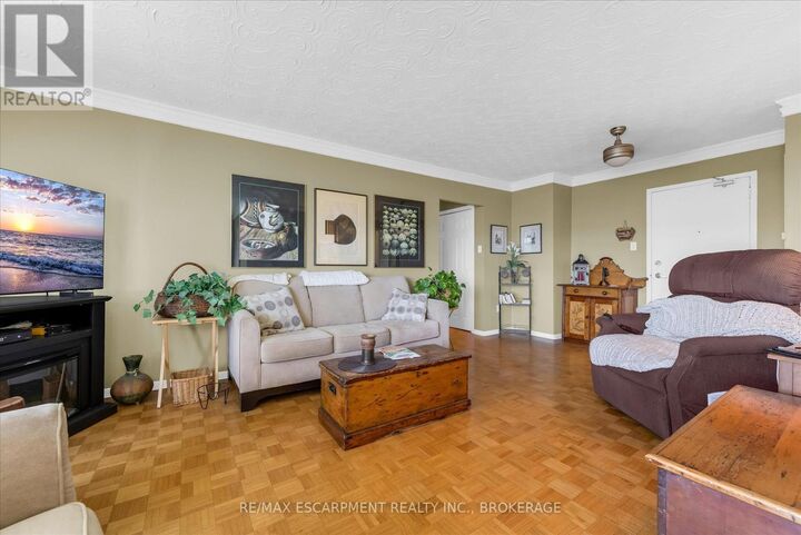 Property Photo: 35 Towering Heights Boulevard 1007 ON L2T 3G8