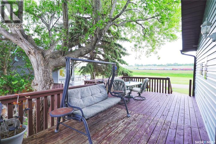 Property Photo: 1037 Oxford Street E SK S6H 7L4