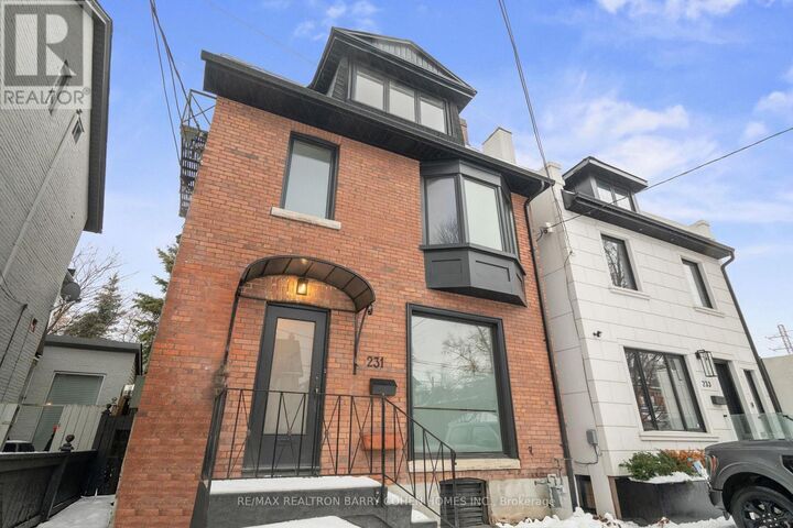 Property Photo:  231 Macpherson Avenue  ON M4V 1A1 