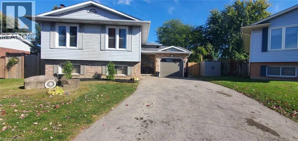 Property Photo: 3929 Vineyard Crescent ON L0R 2C0