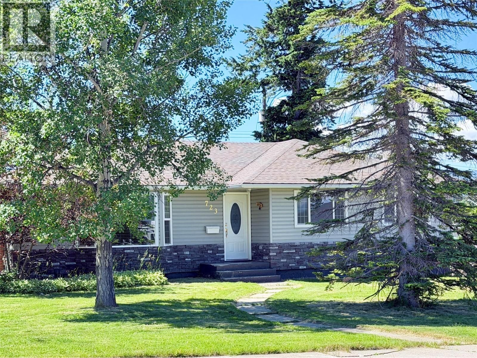 Property Photo: 723 8th Street South BC V1C 1P5