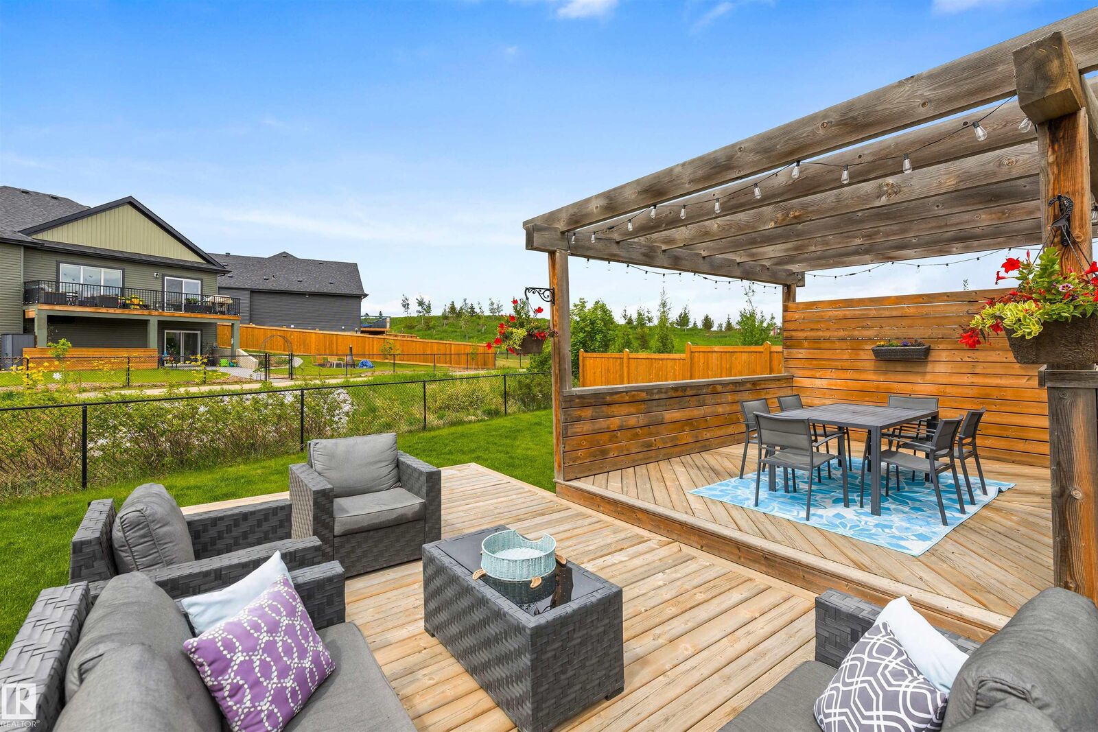 Property Photo:  20530 128 Avenue NW  AB T5S 0L8 