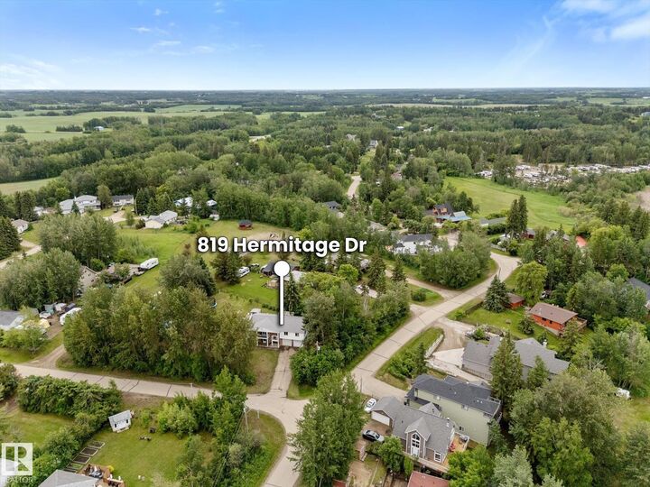 Photo de la propriété:  819 Hermitage Drive  AB T7Z 2T3 
