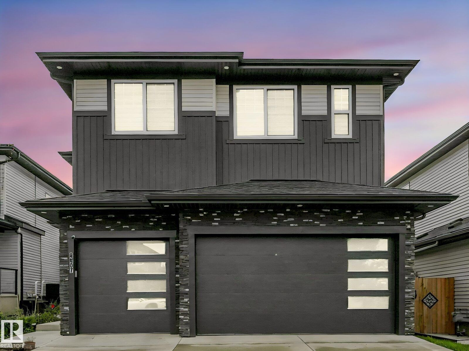 Property Photo:  6607 53 Avenue  AB T4X 2A3 