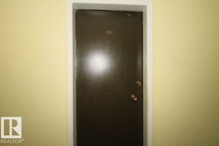 Property Photo: 10725 111 Street NW 305 AB T5H 3G2