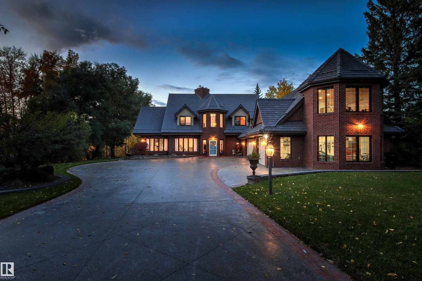 Property Photo:  116 Windermere Drive NW  AB T6W 0S5 