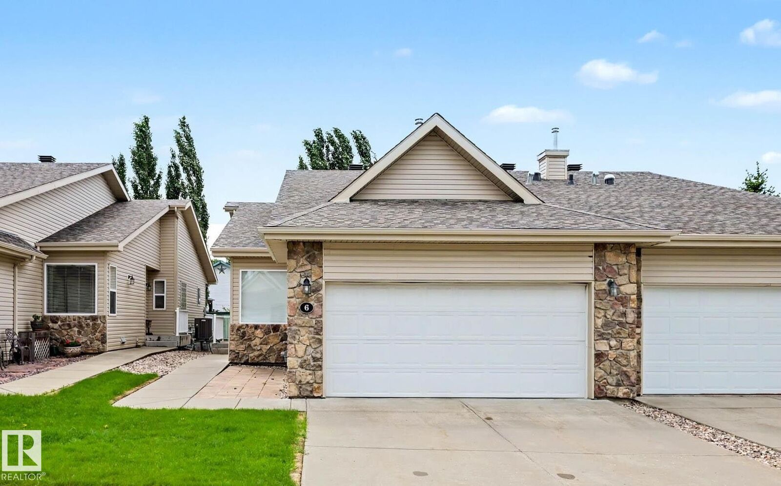 Property Photo: 2031 Brennan Crescent NW 6 AB T5T 0W3