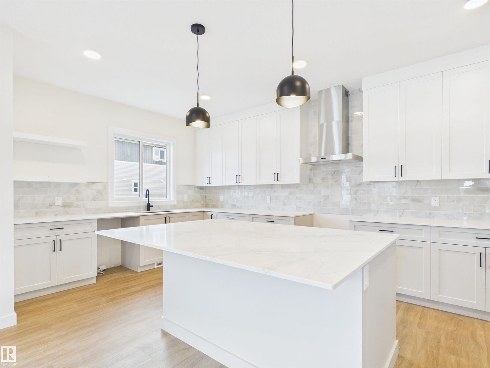 Property Photo:  194 Caledon Crescent  AB T7X 4E3 